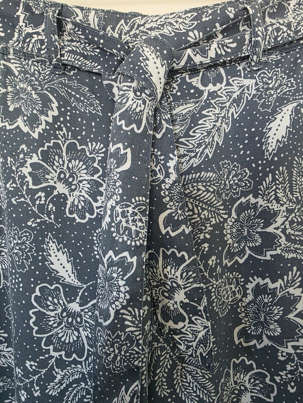 Joie Boho Wide Leg 100% Lyocell Pants - Size M – Floral Blue & White - Picture 3 of 6